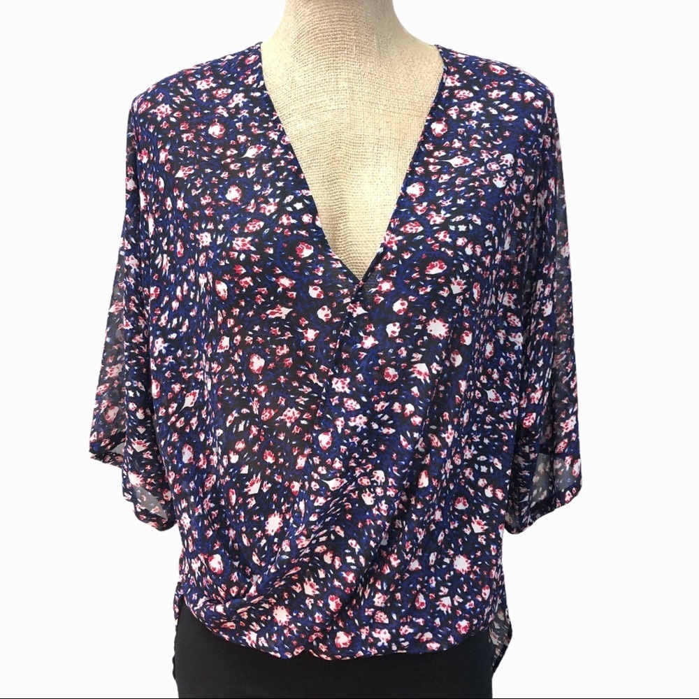 Wayf floral‎ surplice hi-low blouse small